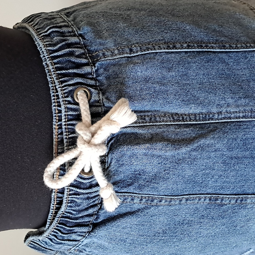 Drawstring Distressed Jeans - Picture 5 of 9